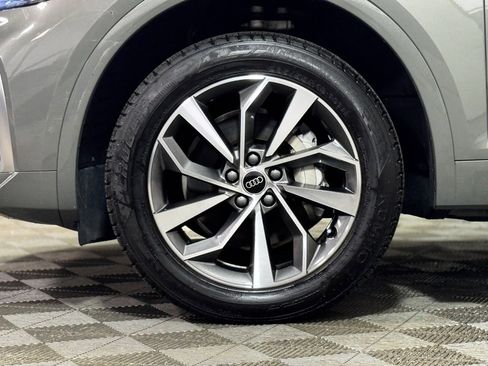 Used 2023 Audi Q5 2.0T Premium w/ Convenience Package image 2