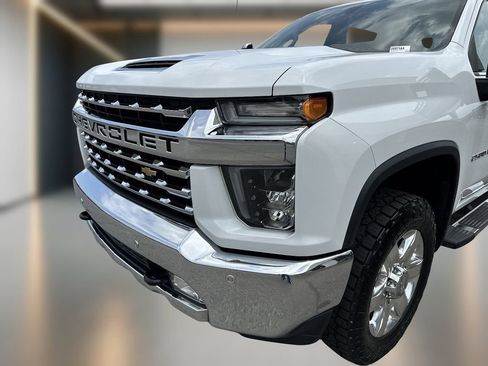 Used 2020 Chevrolet Silverado 2500 LTZ w/ LTZ Convenience Package RWD image 11