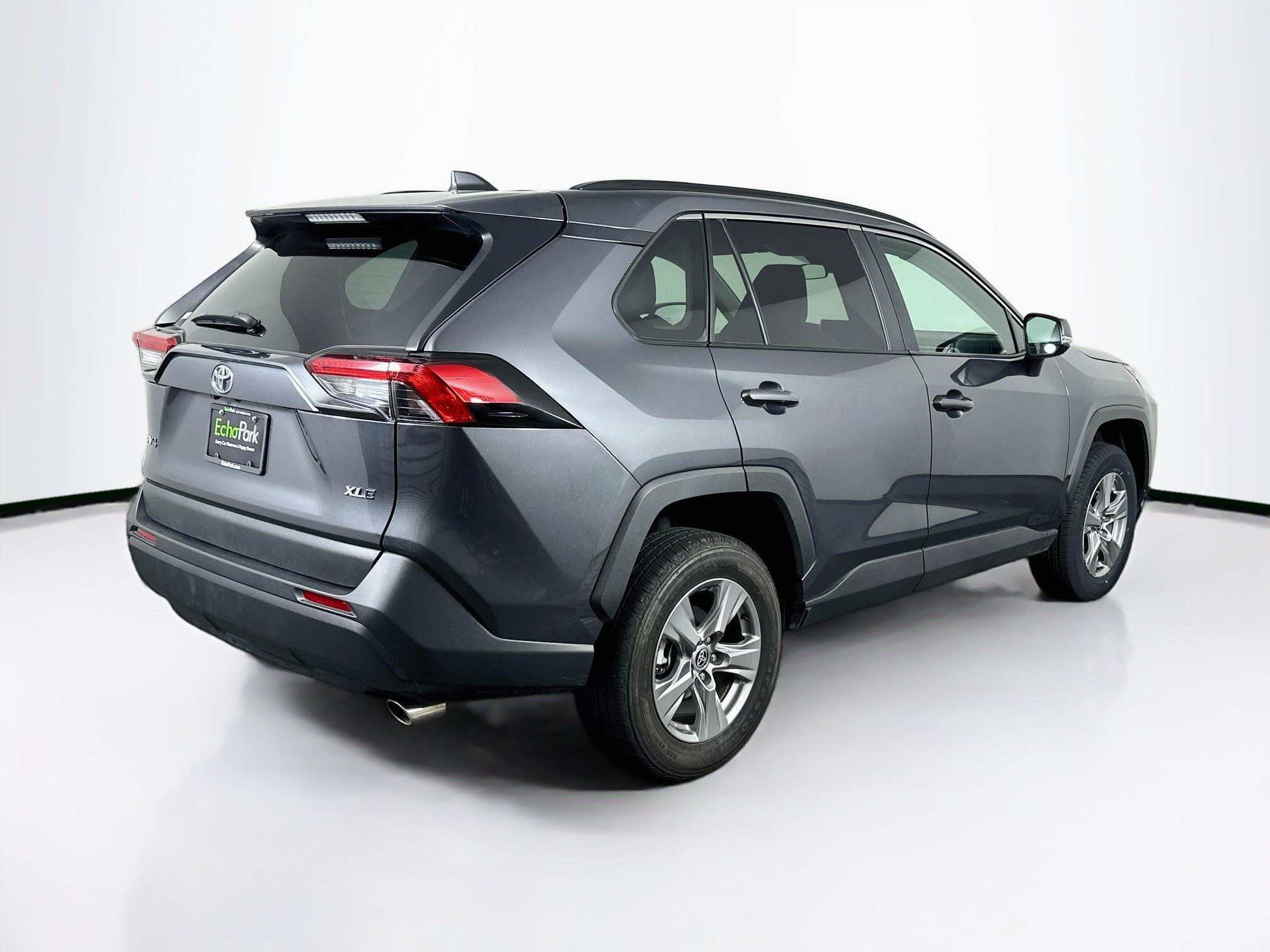 Used 2025 Toyota RAV4 XLE FWD image 9