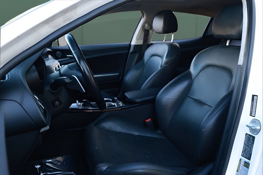 Used 2019 Kia Stinger Premium RWD image 2