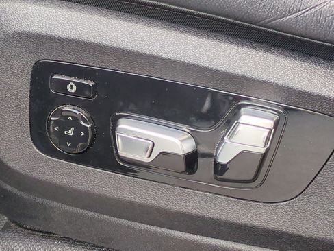 Used 2022 BMW X5 xDrive40i w/ M Sport Package AWD/4WD image 17