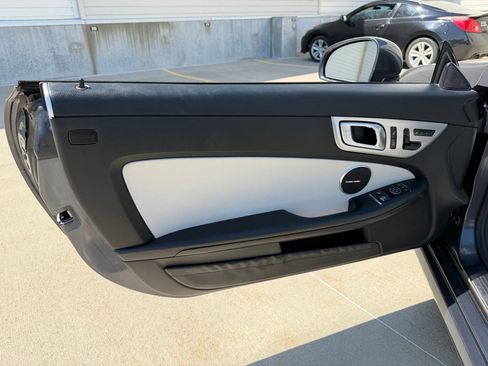 Used 2012 Mercedes-Benz SLK 350 image 11