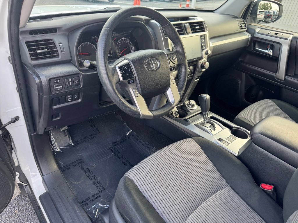 Used 2024 Toyota 4Runner SR5 AWD/4WD image 10