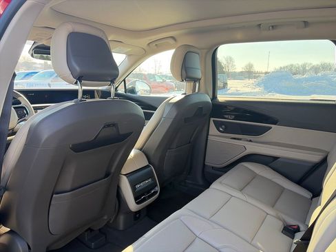 Used 2025 Lincoln Nautilus Premier w/ Equipment Group 102A image 30