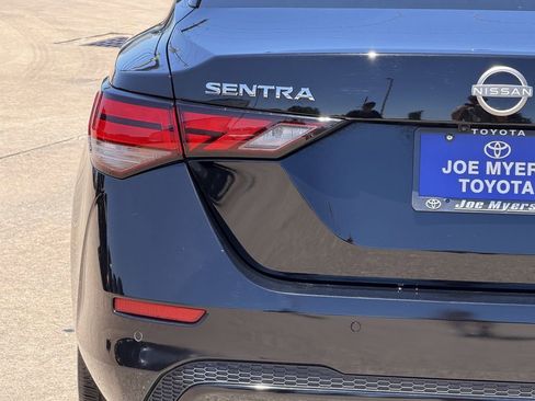 Used 2025 Nissan Sentra SV FWD image 10