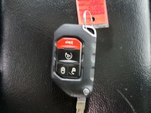 Used 2018 Jeep Wrangler Unlimited Sport S AWD/4WD image 31