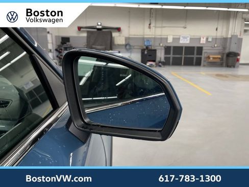 New 2026 Volkswagen Taos SEL image 7