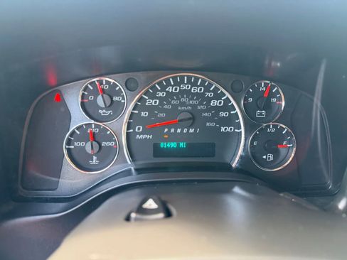 Used 2019 Chevrolet Express 2500 w/ Driver Convenience Package RWD image 16
