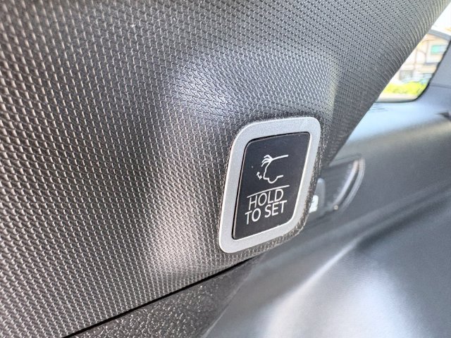 Used 2023 Jeep Grand Cherokee Altitude AWD/4WD image 26