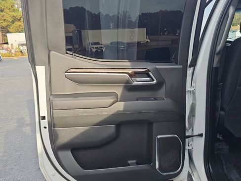 Used 2023 GMC Sierra 1500 SLE image 23