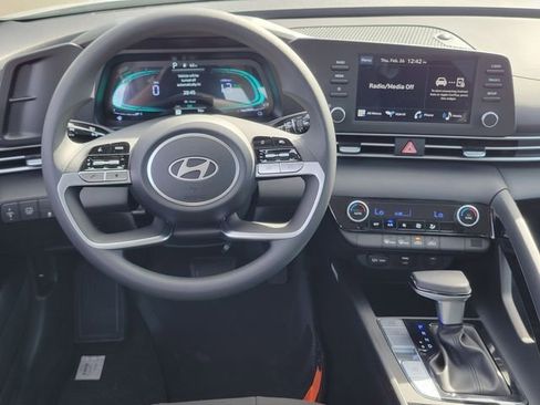 New 2026 Hyundai Elantra Blue image 4