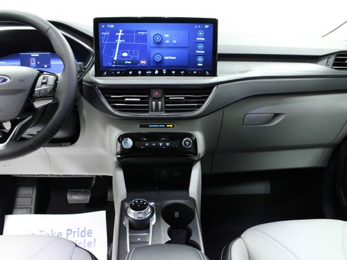 New 2025 Ford Escape PHEV w/ PHEV Premium Package image 18