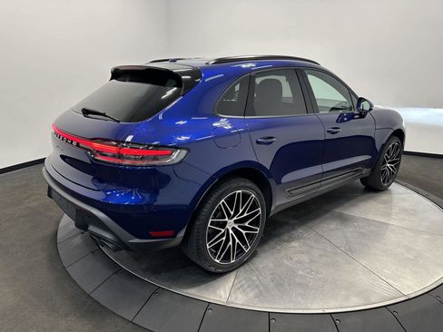 Certified 2026 Porsche Macan AWD/4WD image 7