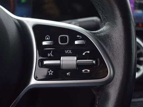 Used 2021 Mercedes-Benz GLB 250 image 20