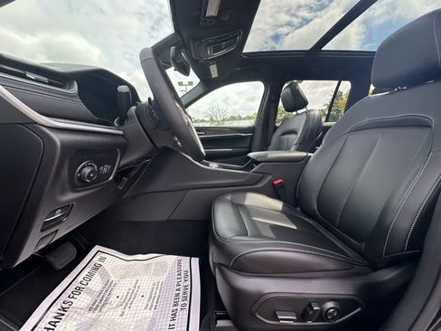 New 2025 Jeep Grand Cherokee Limited AWD/4WD image 24