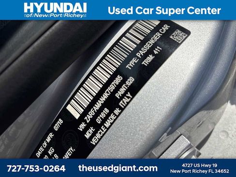 Used 2019 Alfa Romeo Giulia image 11