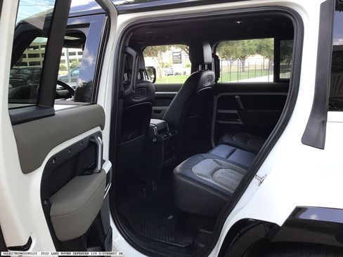 Used 2022 Land Rover Defender 110 X-Dynamic SE AWD/4WD image 9