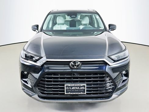 Used 2024 Toyota Grand Highlander AWD image 2