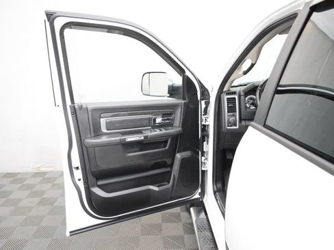 Used 2014 RAM 1500 Limited AWD/4WD image 9