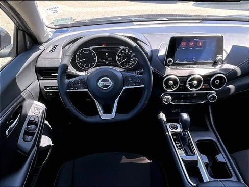 Certified 2023 Nissan Sentra SV w/ Trunk Package FWD image 17