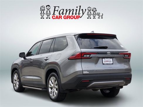 Used 2026 Toyota Grand Highlander LE image 3