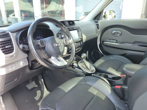 Used 2017 Kia Soul + w/ Primo Package FWD image 14
