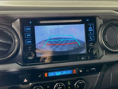 Used 2016 Toyota Tacoma TRD Sport w/ Premium & Technology Package AWD/4WD image 14