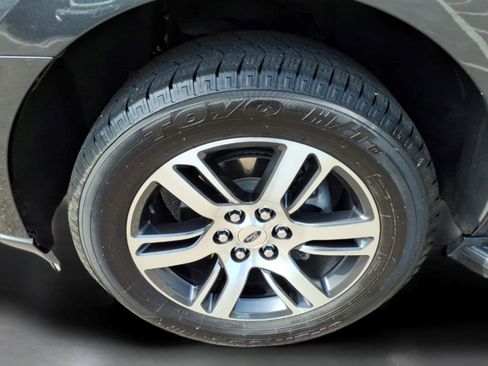 Used 2024 Ford Expedition XLT RWD image 9