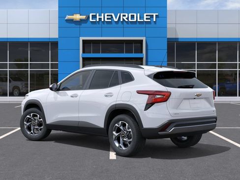 New 2026 Chevrolet Trax LT w/ LT Convenience Package FWD image 4
