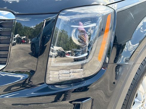 Used 2022 Kia Telluride LX FWD image 9