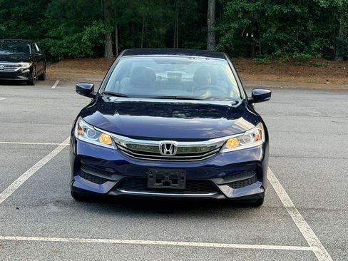 Used 2017 Honda Accord LX image 3