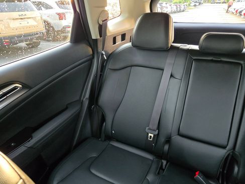 Used 2025 Kia Sportage EX w/ Premium Package FWD image 12