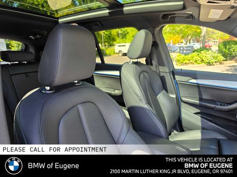 Used 2018 BMW X1 xDrive28i w/ M Sport Package AWD/4WD image 13