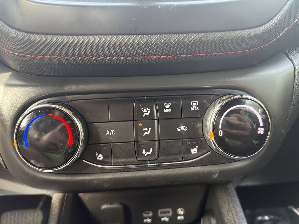 Used 2022 Chevrolet TrailBlazer RS FWD image 19
