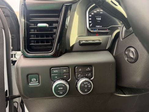 Used 2024 GMC Sierra 1500 AT4 w/ Technology Package AWD/4WD image 29