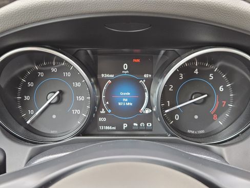 Used 2017 Jaguar XF Prestige image 18