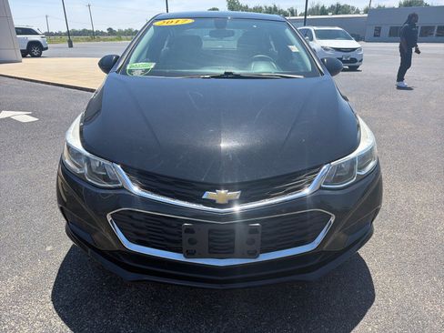 Used 2017 Chevrolet Cruze LS FWD image 3