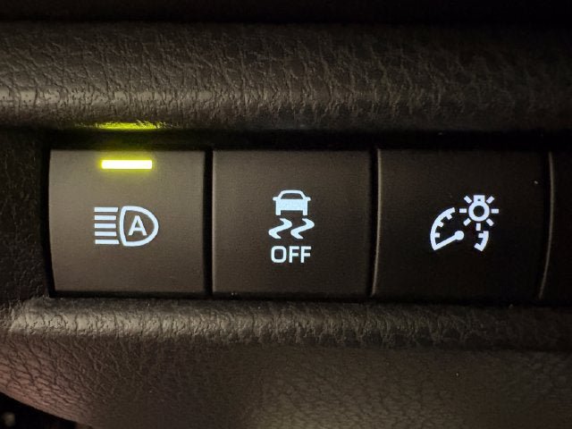 Used 2025 Toyota Camry SE FWD image 11