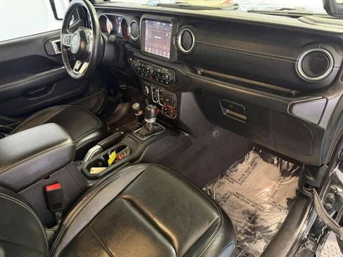 Used 2020 Jeep Wrangler Unlimited Sahara AWD/4WD image 26