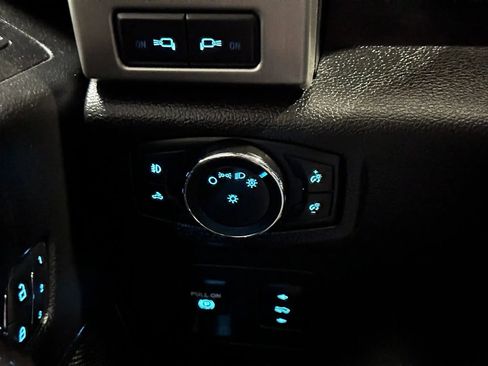 Used 2018 Ford F150 Platinum w/ Equipment Group 701A Luxury AWD/4WD image 31