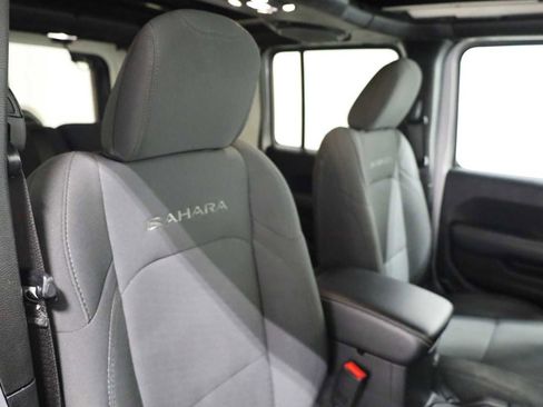 Used 2019 Jeep Wrangler Unlimited Sahara image 20