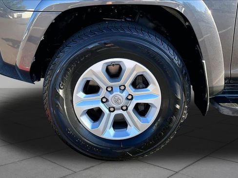 Used 2016 Toyota 4Runner SR5 Premium AWD/4WD image 10