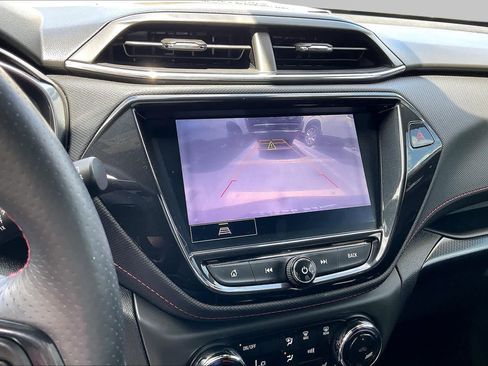 Used 2021 Chevrolet TrailBlazer RS w/ Technology Package FWD image 21