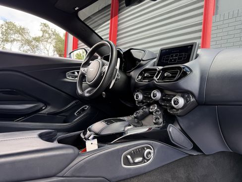 Used 2019 Aston Martin V8 Vantage Coupe image 22