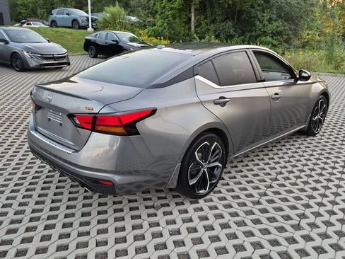 Used 2023 Nissan Altima 2.5 SR FWD image 3