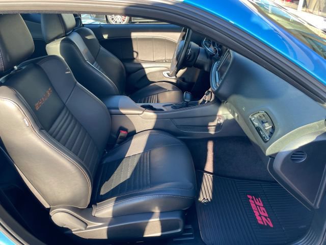 Used 2016 Dodge Challenger R/T Scat Pack RWD image 40