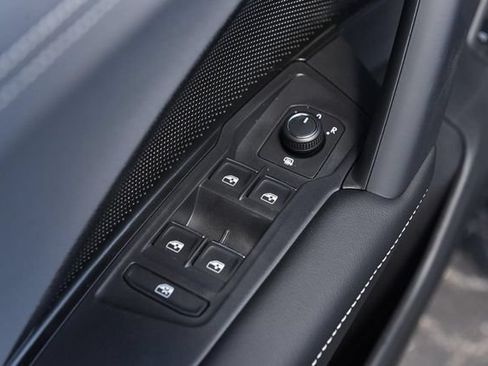 New 2026 Volkswagen Tiguan SE AWD/4WD image 8