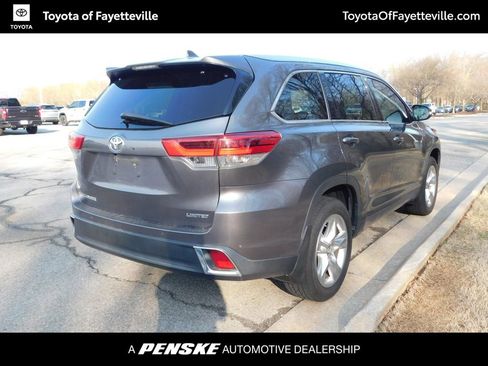 Used 2019 Toyota Highlander Limited image 4