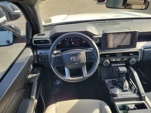 Used 2025 Toyota 4Runner SR5 AWD/4WD image 12