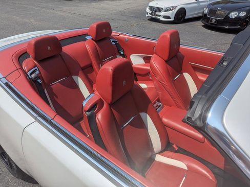 Used 2018 Rolls-Royce Dawn RWD image 80